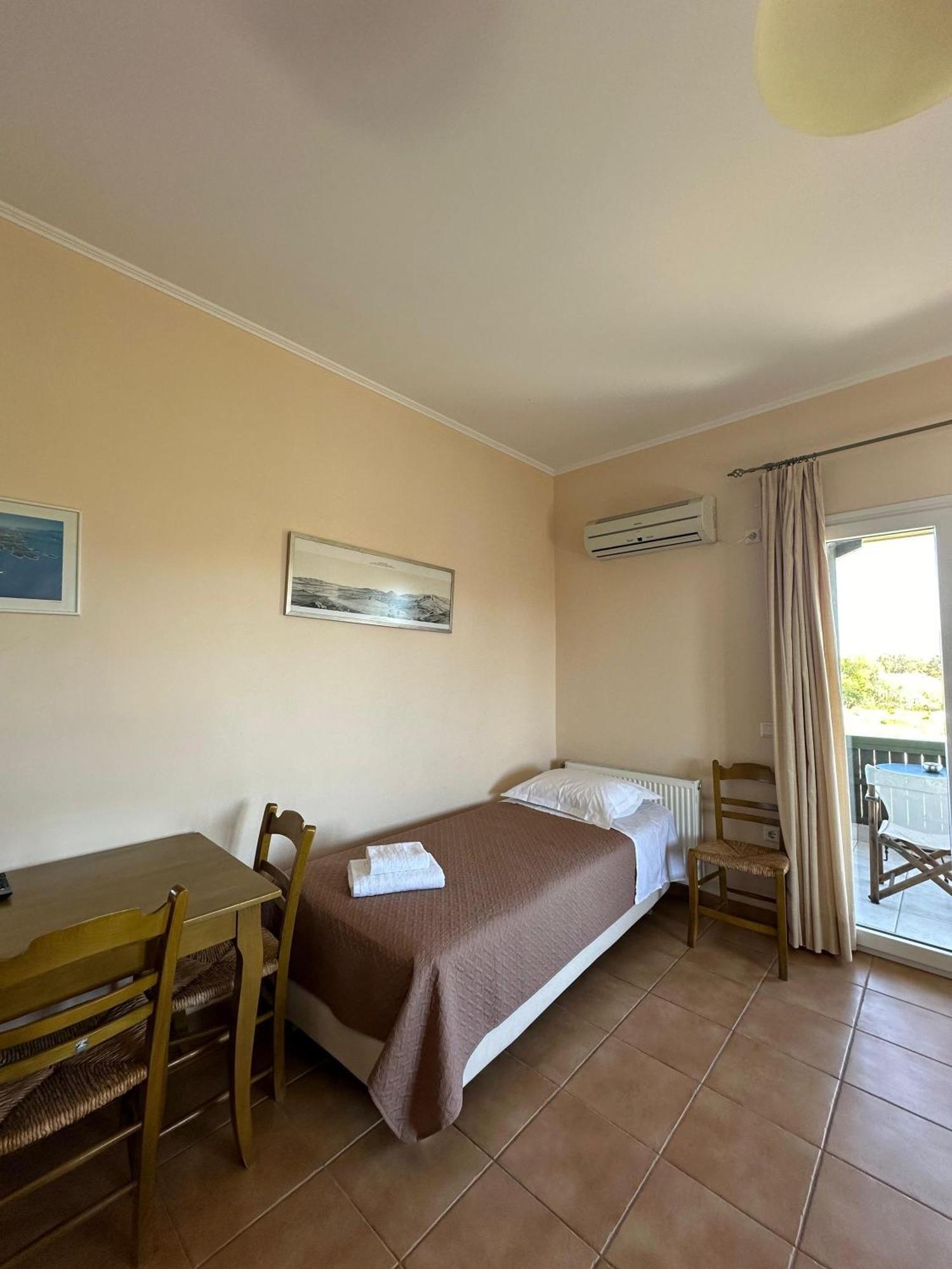 Апартаменты Porto Nirikos Lefkada - Private Parking Экстерьер фото